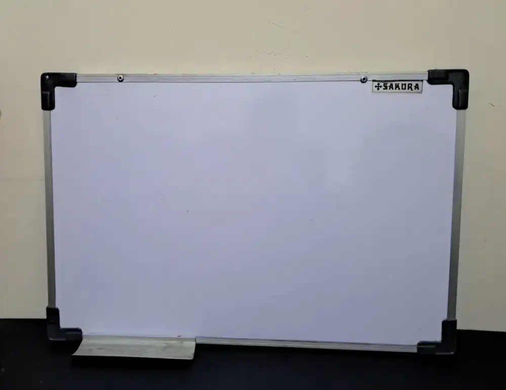 White board Sakura