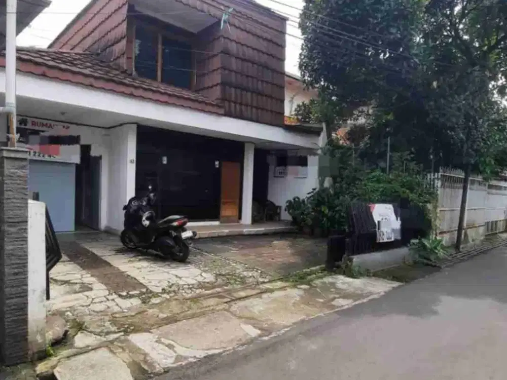 Di jual Rumah 2 lantai lokasi bagus kawasan pendidikan ,bisnis dan kantor cocok untuk usaha kostan di Cikaso