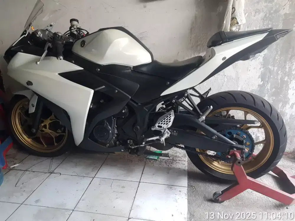 Motor Yamaha R25 Tahun 2015