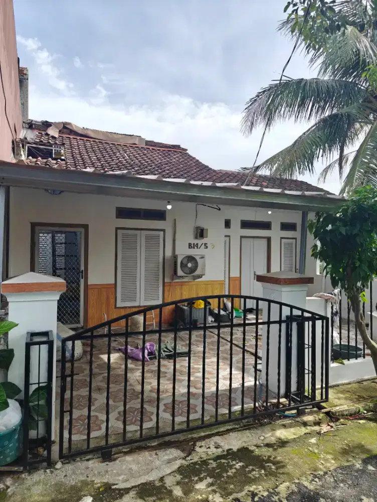 Rumah komplek Griya suradita indah cisauk korpri