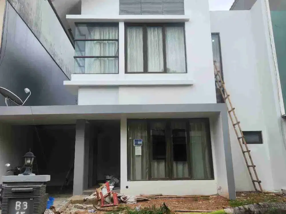 Disewakan Rumah Rapi Baru Direnovasi Di Serenade Lake Gading Serpong