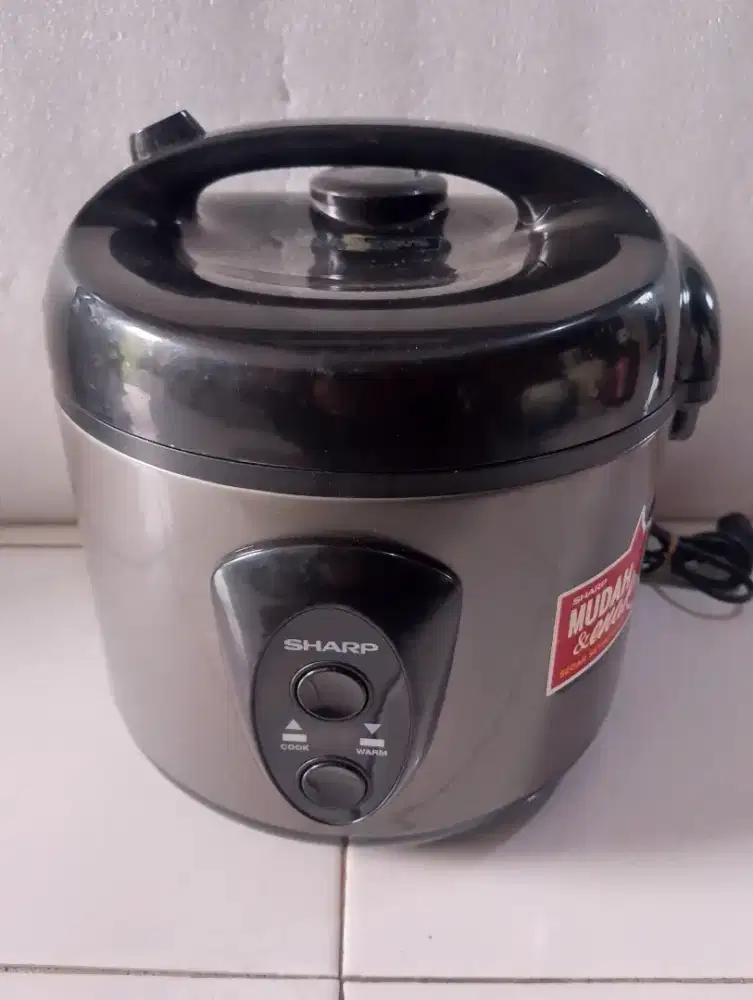 Rice cooker merk Sharp