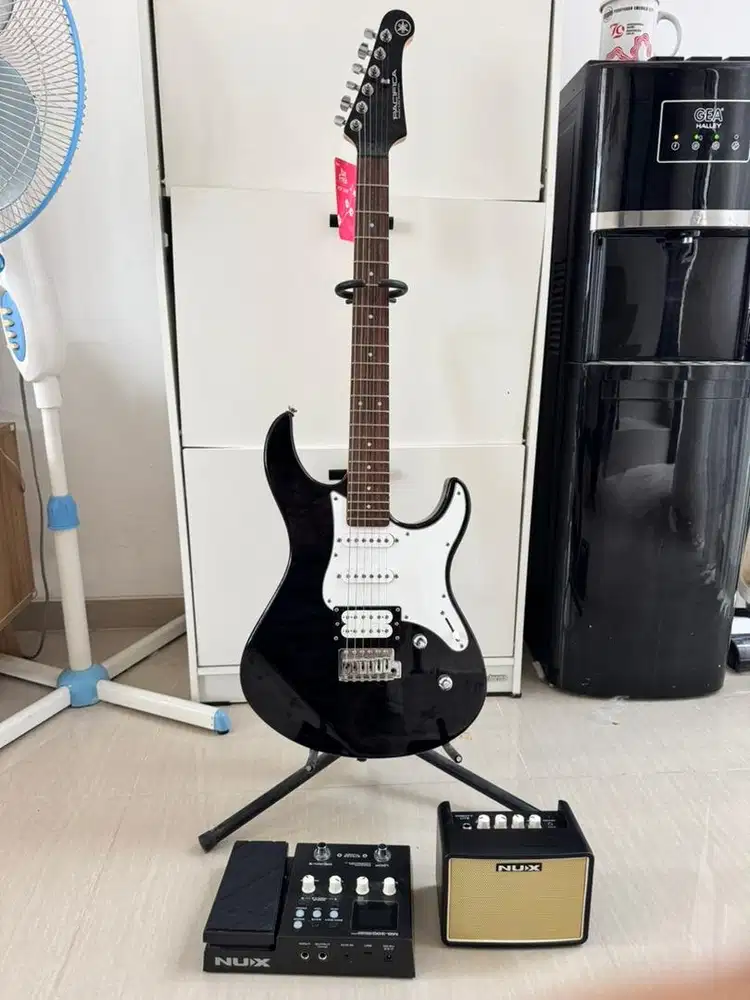 Electric Guitar Set Yamaha Pacifica PAC212 VQM