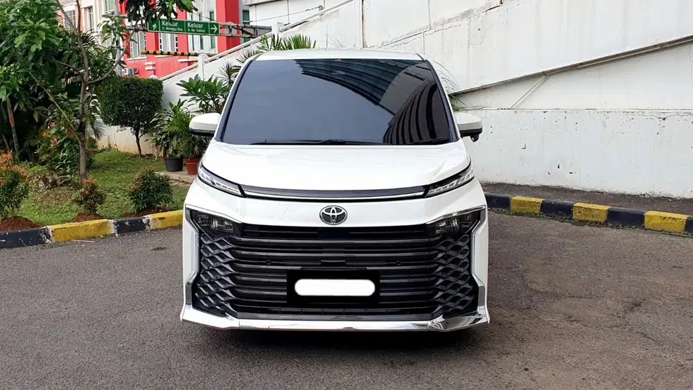 Km21rb toyota voxy tss 2022 putih camera360