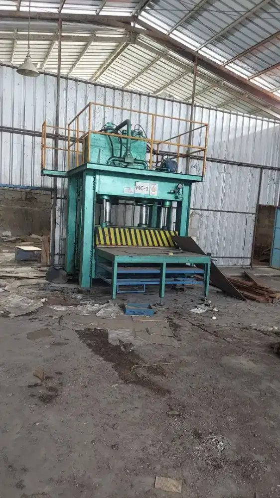 Cari mesin press ukuran meja 100x120cm tekanan 400 ton