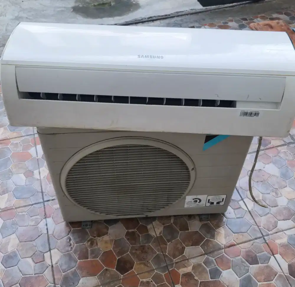AC 1,5 PK Indoor Samsung Outdor Daikin