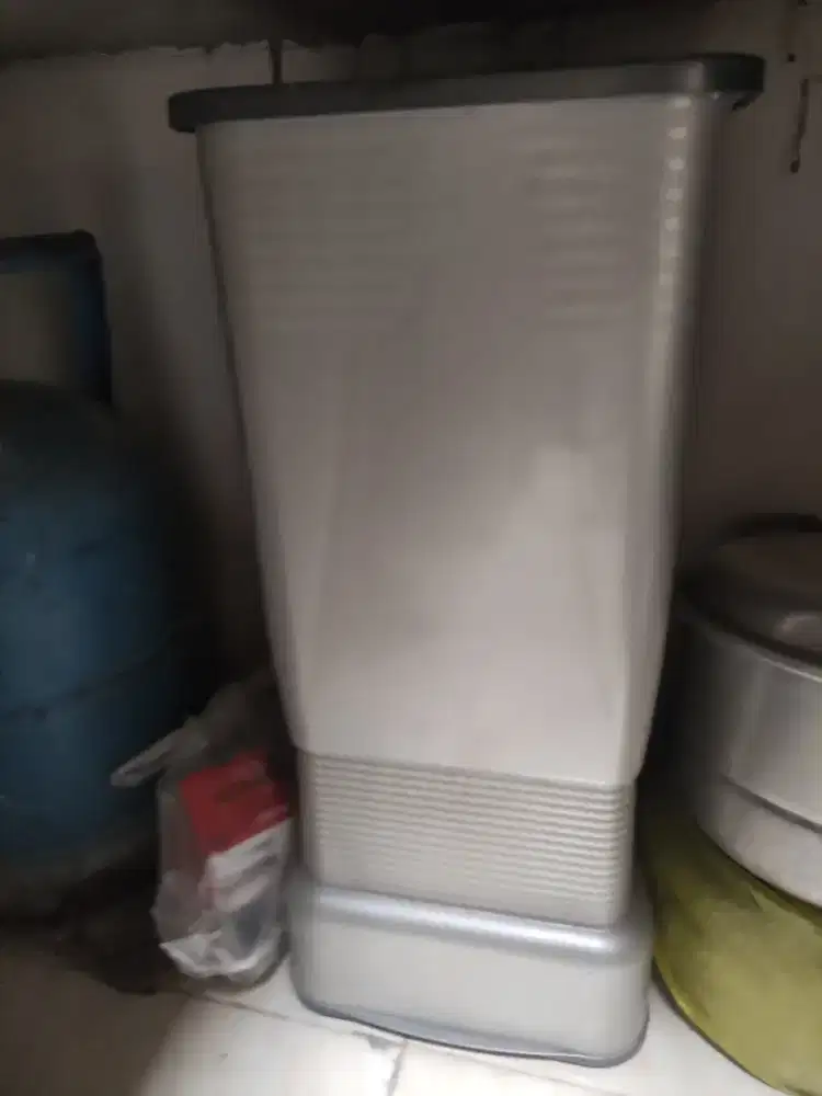 Tempat Beras Lion Stars