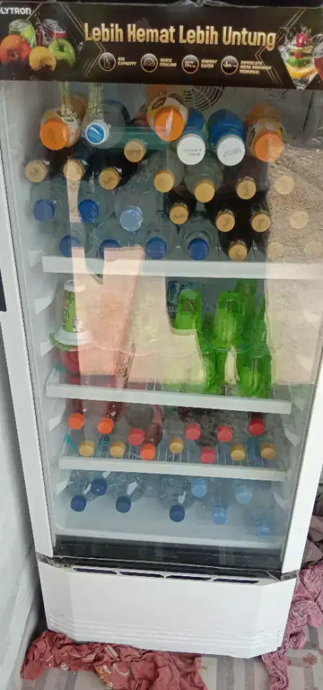 Showcas politron 4 rak