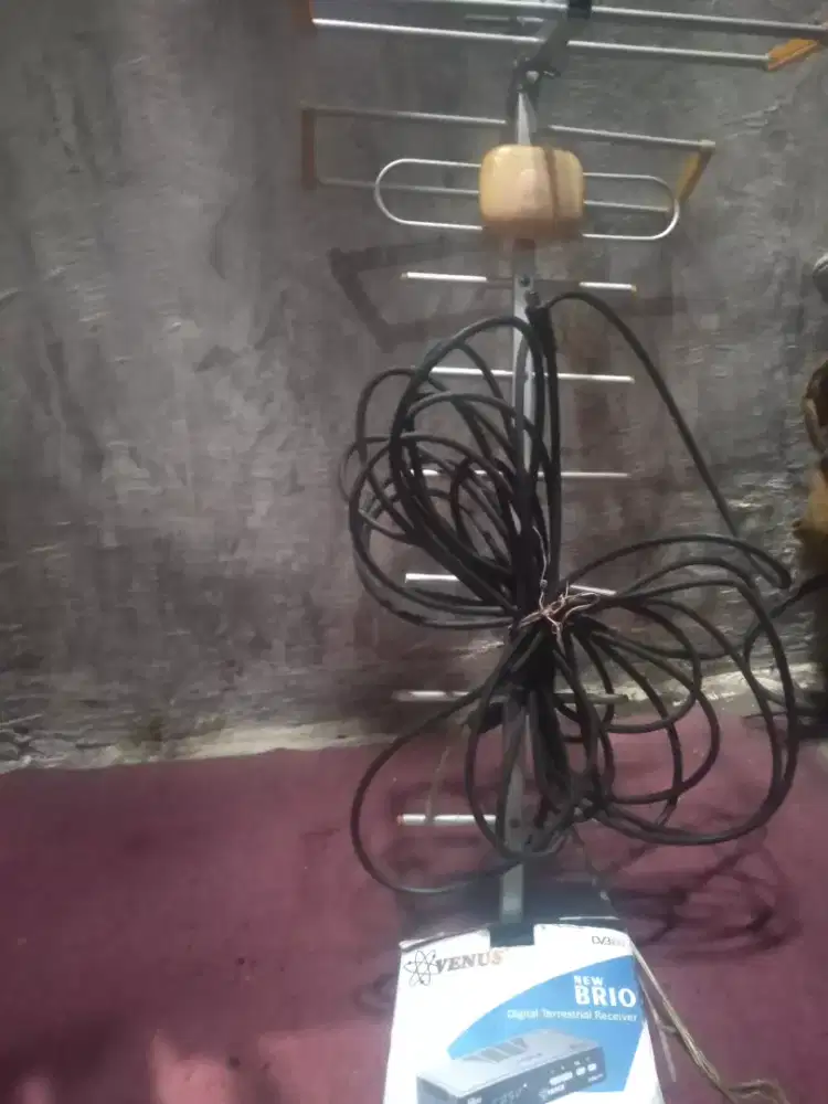 Antena Advan+set top box