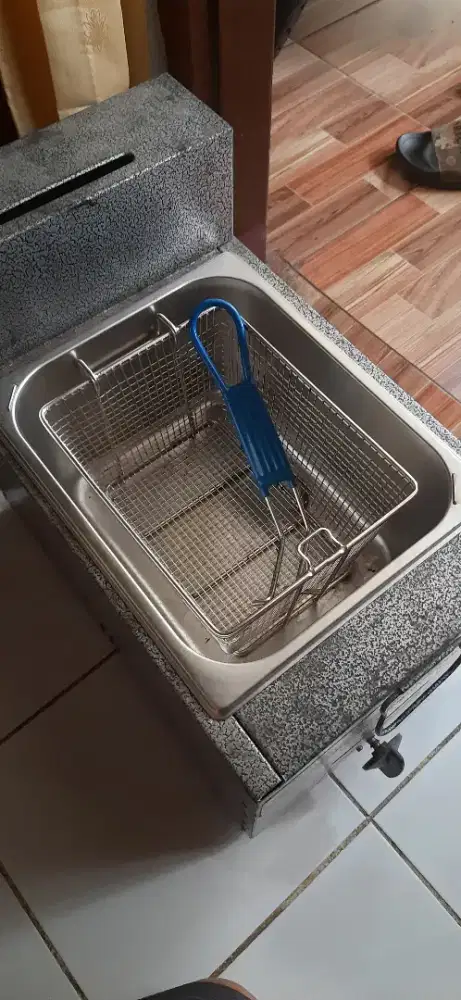 Kompor deep fryer