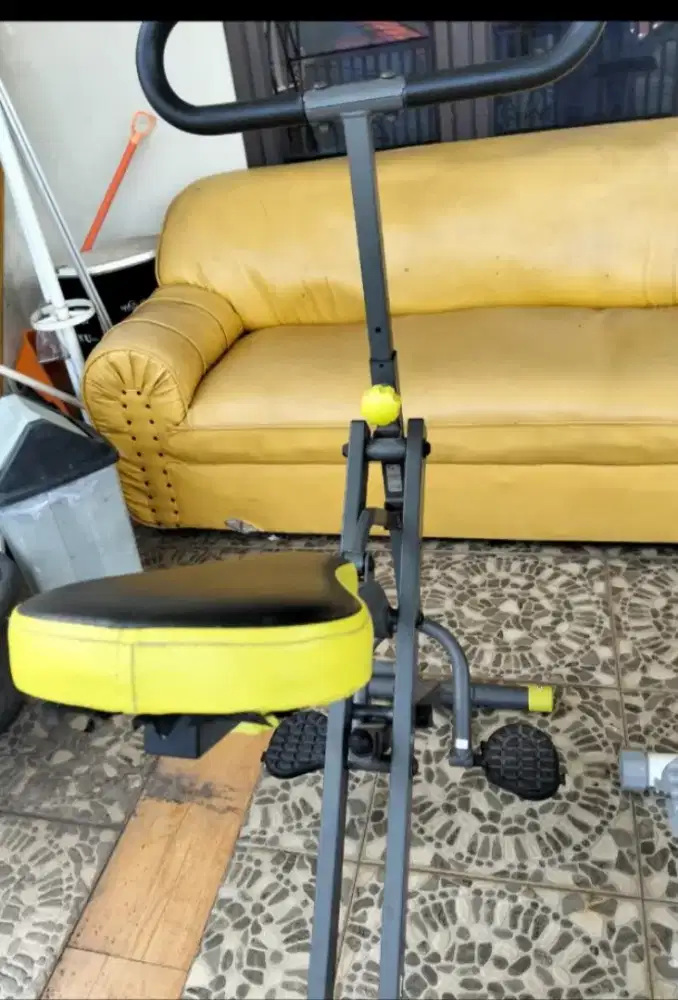 Sepeda statis merk excider tanpa sandaran