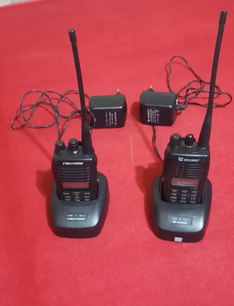 HT Firstcom FC-135 dan HT Weierwei vev-3288s