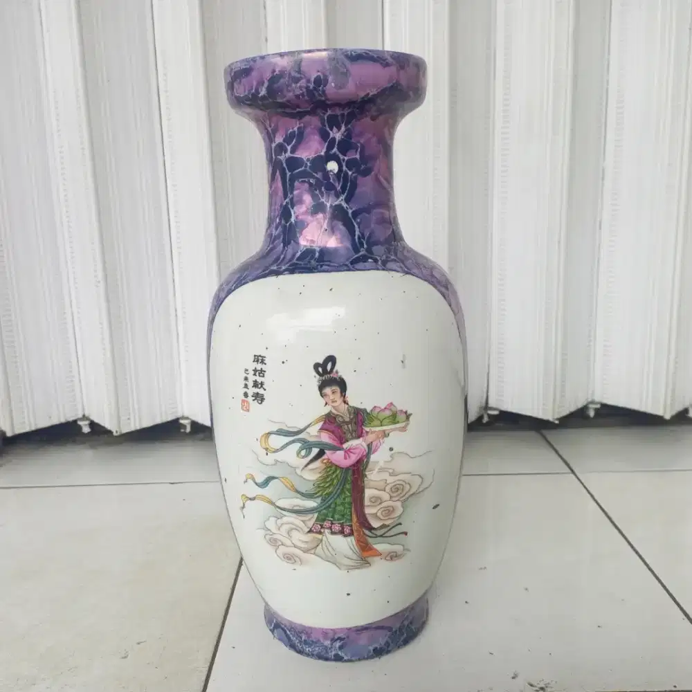 Guci Keramik Cina 47 cm with 2 Sisi Lukisan Berbeda Dekorasi Aesthetic