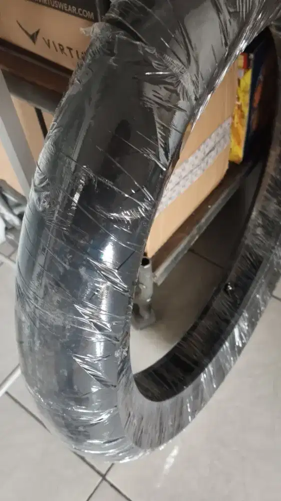 Ban depan tubeless IRC Road Winner 100/80-17