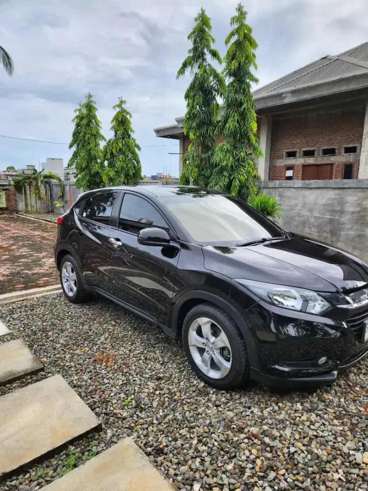 Honda HRV tipe E CVT Matic / 2017