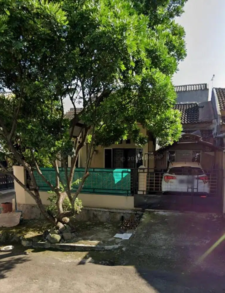 Rumah Hook Griya Katulampa, Depan Jalan Utama Perumahan