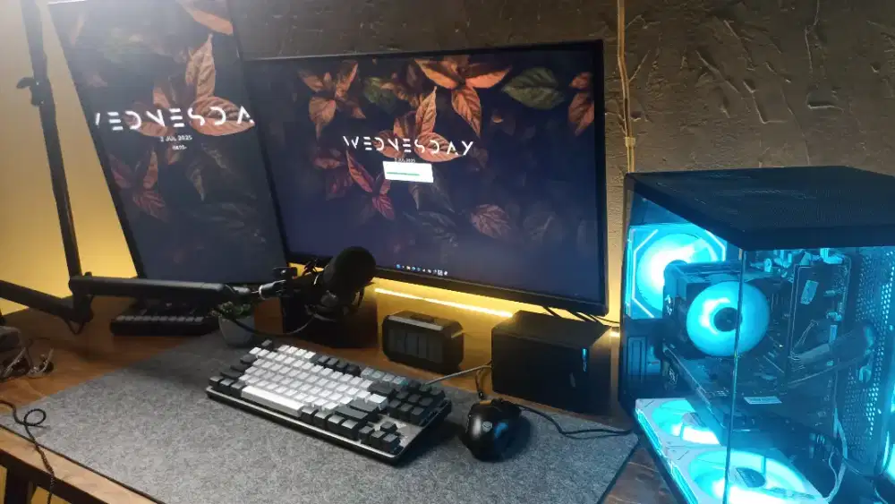 Monitor gaming asus 27 inc 2k 180hz.Masih garansi