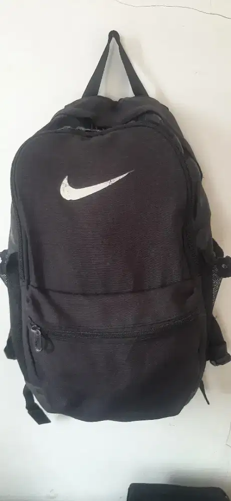 Tas hitam centang