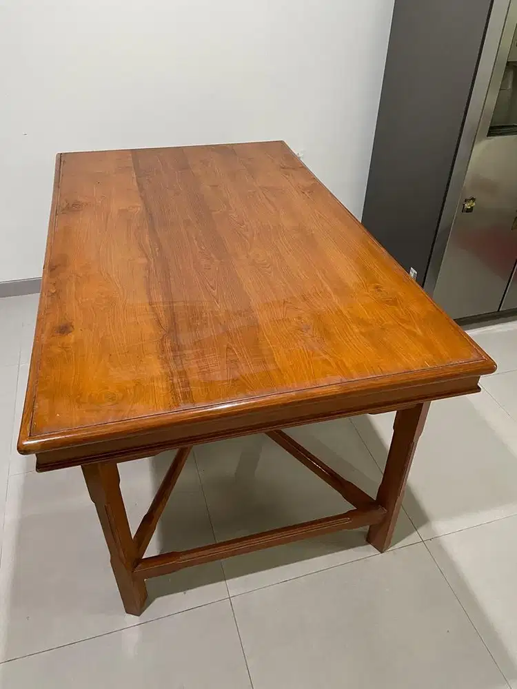 Meja Makan Kayu Tebal