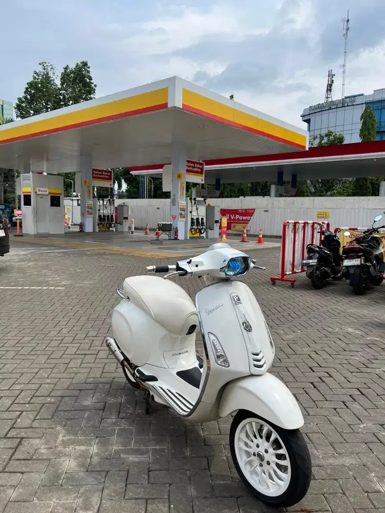 vespa sprint 150 iget abs 2019 - 2020 putih