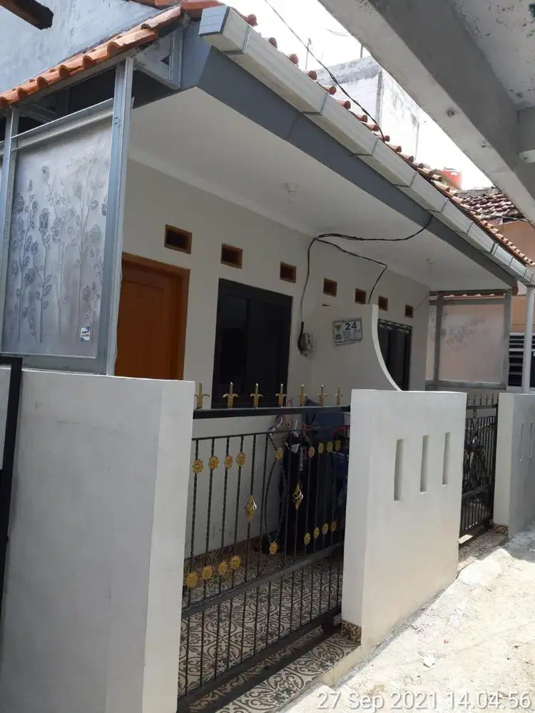 DISEWAKAN RUMAH PERTAHUN LOKASI STRATEGIS (MANGGARAI)