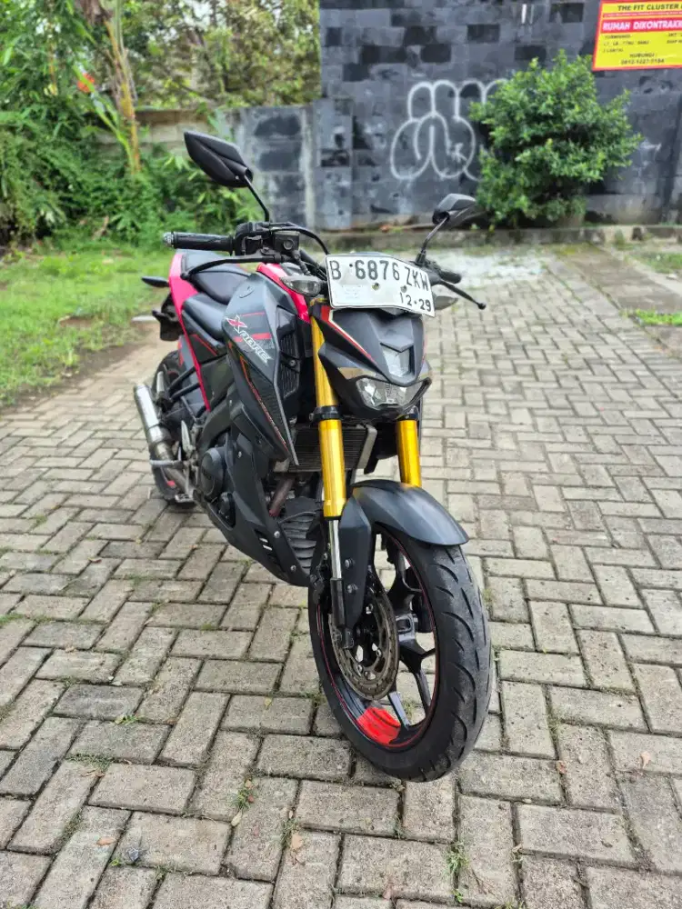 Dijual Yamaha xabre tahun 2016 pajak hidup mesin bagus