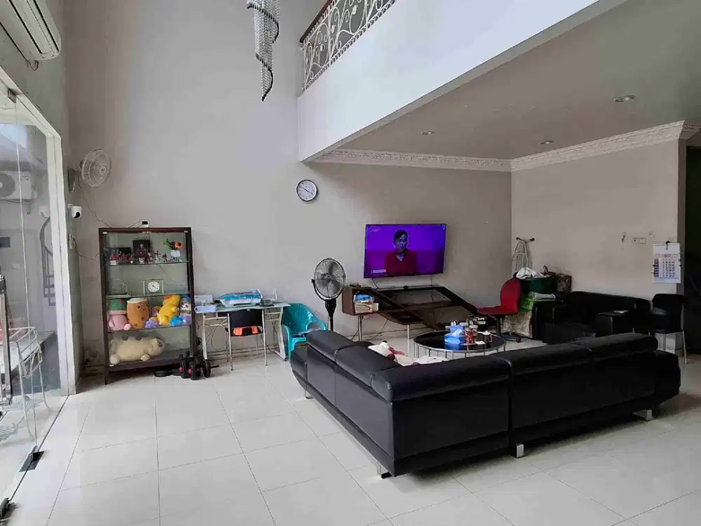 DIJUAL RUMAH MEWAH 2 LANTAI DENGAN LUAS TANAH 450 M2 DI BOULEVARD UTAMA KOTA WISATA