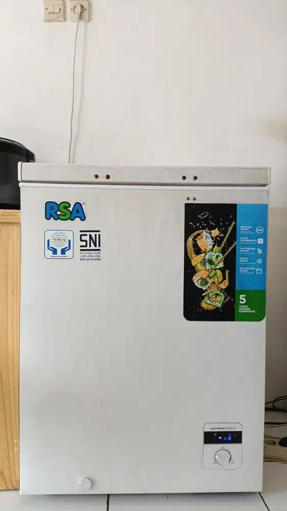 Dijual freezer RSA kondisi normal semua