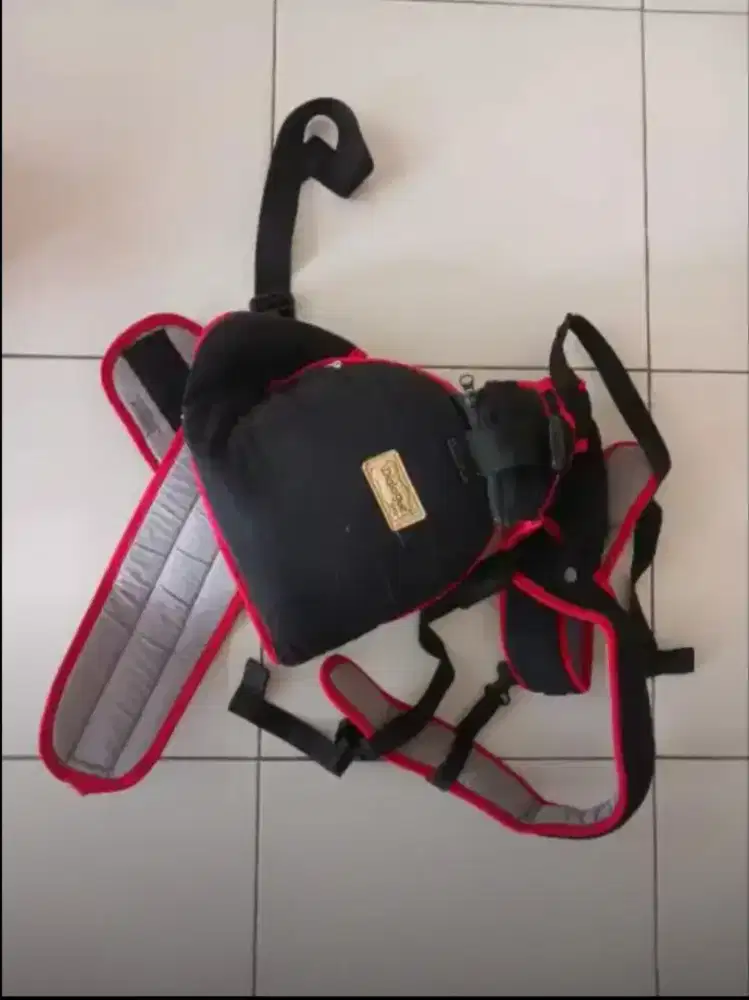 Gendongan Hipset Dialogue DG 1023