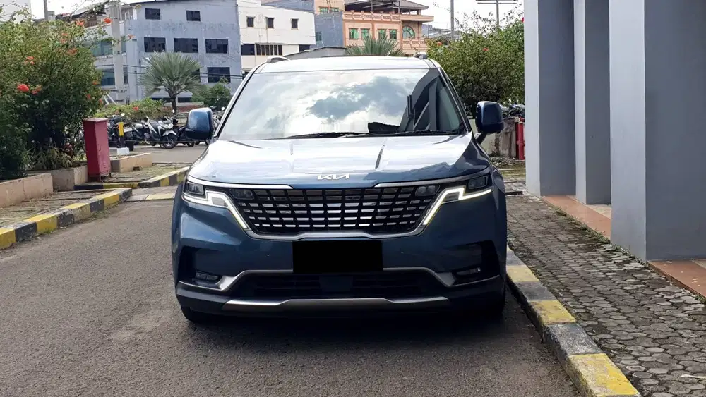 Kia Grand Carnival Premiere 2.2 CRDi Diesel 11 Seater 2023 Like New