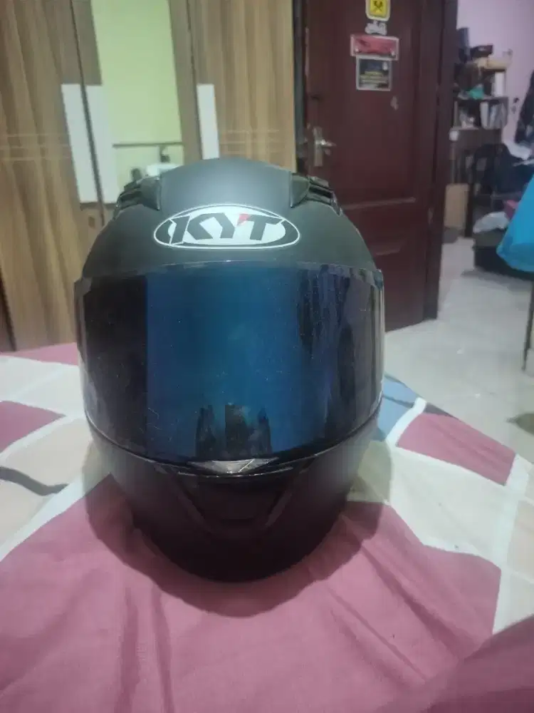 Jual helm KYT r10