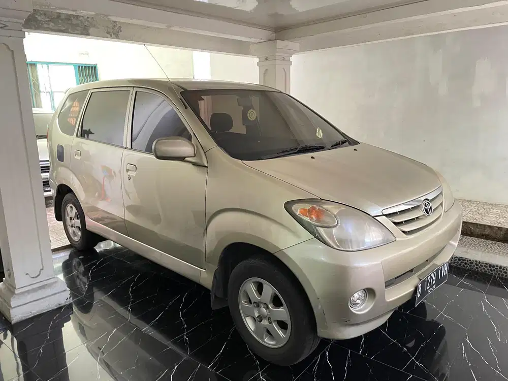 Toyota Avanza 2004 Bensin