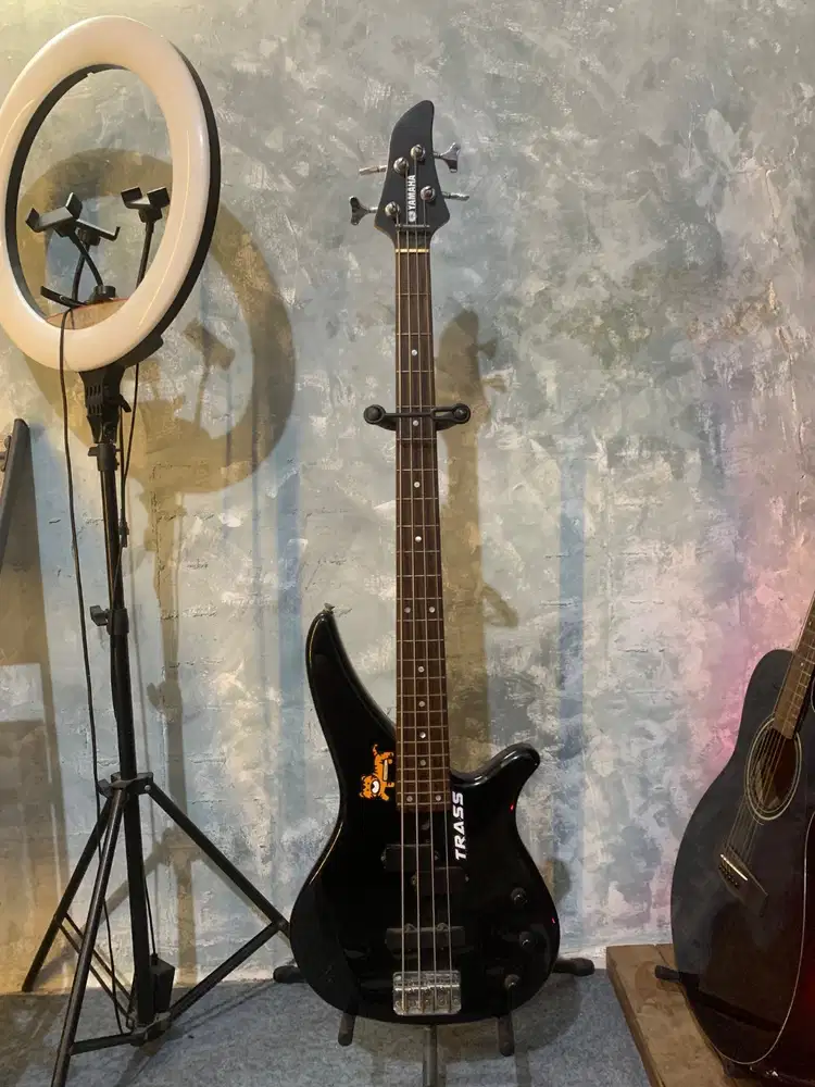 Bass yamaha rbx 270