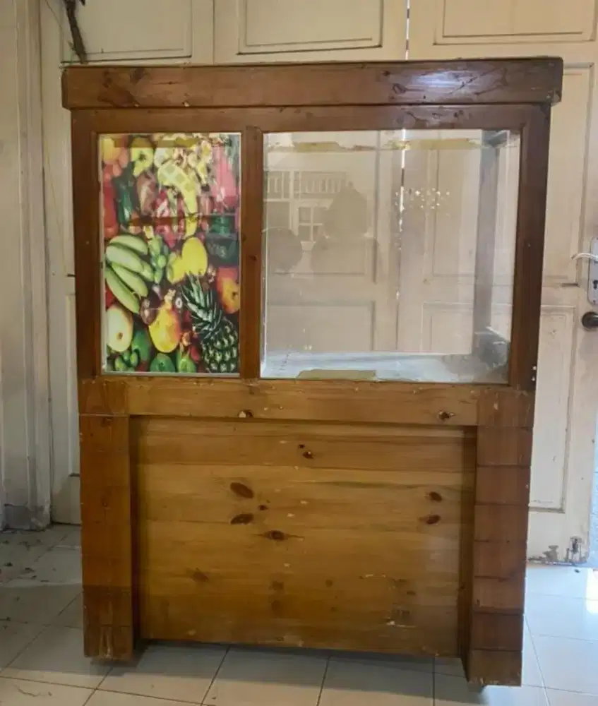 Gerobak usaha kayu ada roda