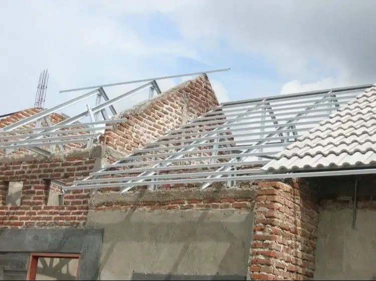 pemasangan Rangka Atap Baja Ringan