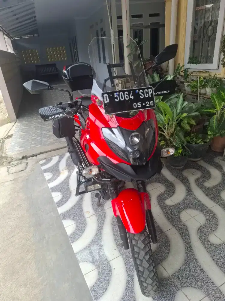 Bajaj Pulsar 220 Red