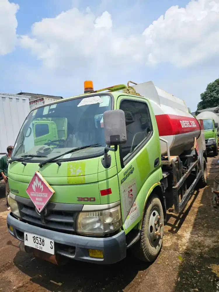 Hino dutro 130 hd tangki bbm tahun 2018 original