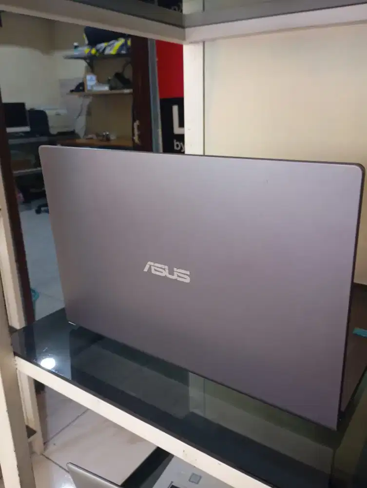 Laptop merk asus