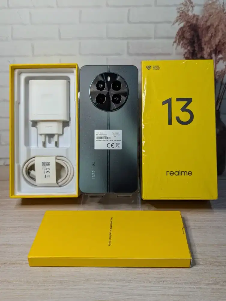 Realme 13 4g ram 8/128 Mulus Garansi panjang