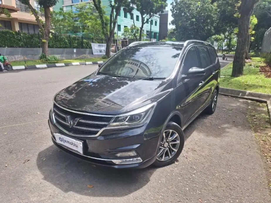 LOW DP Wuling Cortez 1.8 L Lux Plus Bensin-AT 2018 WZG