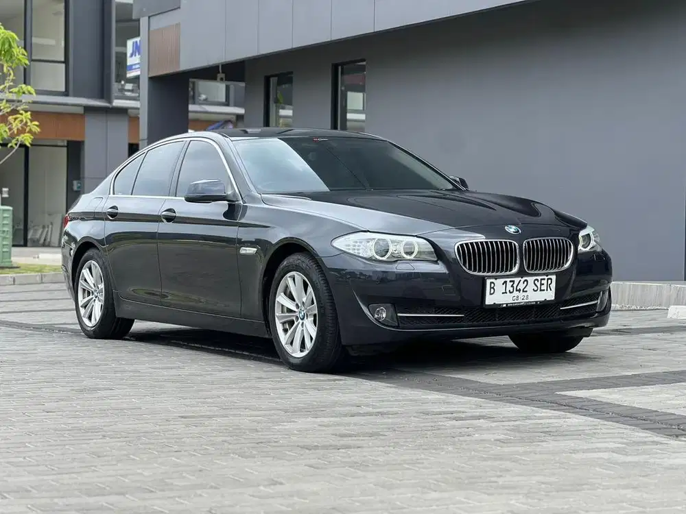 [LOW KM] BMW 523i F10 AT 2011 Pajak Panjang