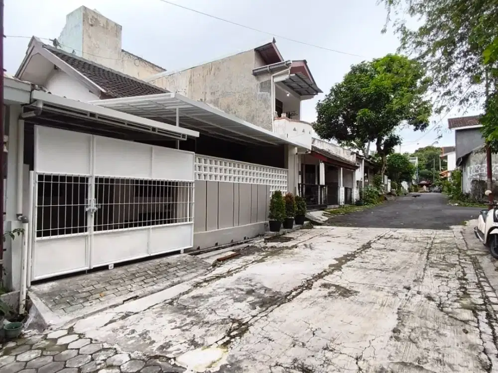 JUAL RUMAH MURAH DALAM PERUMAHAN UTARA SETURAN JOGJA, 810JT NEGO