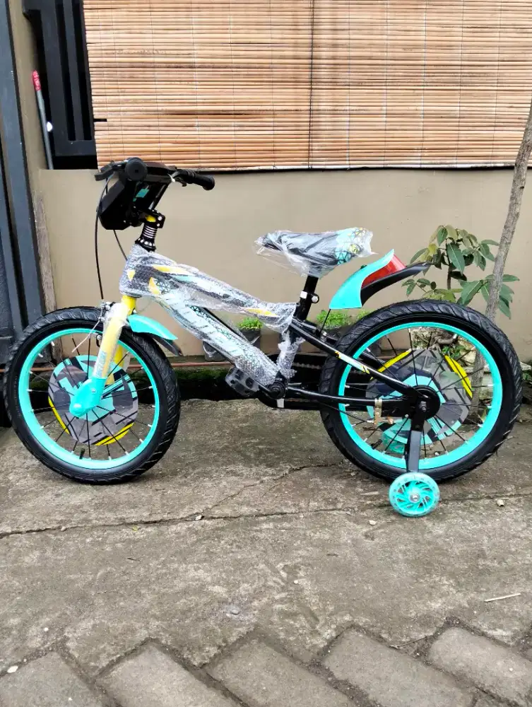 SEPEDA ANAK 4 TAHUN 
SEPEDA BAN BESAR JUMBO 
SEPEDA FOSTER 16
SEPEDA