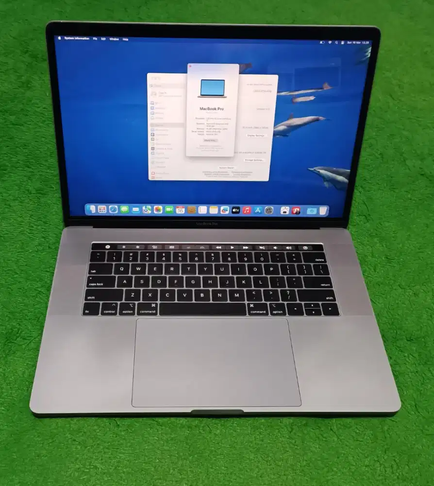 MacBook Pro 2019 15inch i7 16/512 Grey Touchbar Dual VGA Mulus Murah