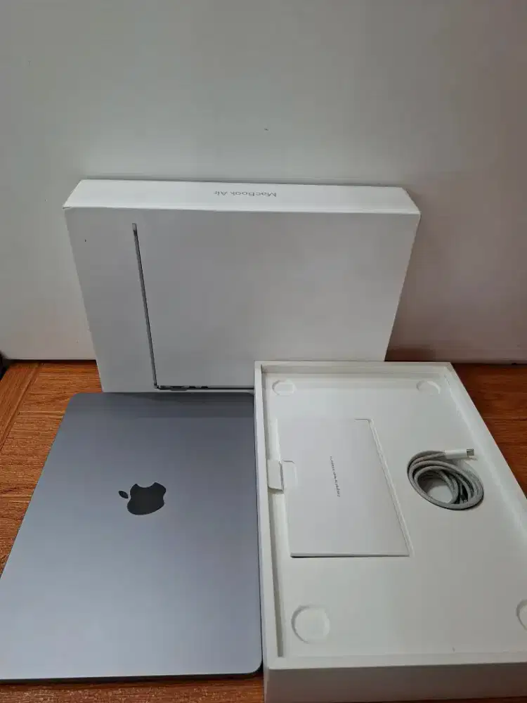 Macbook air m2 13inc 16/1tb space gray