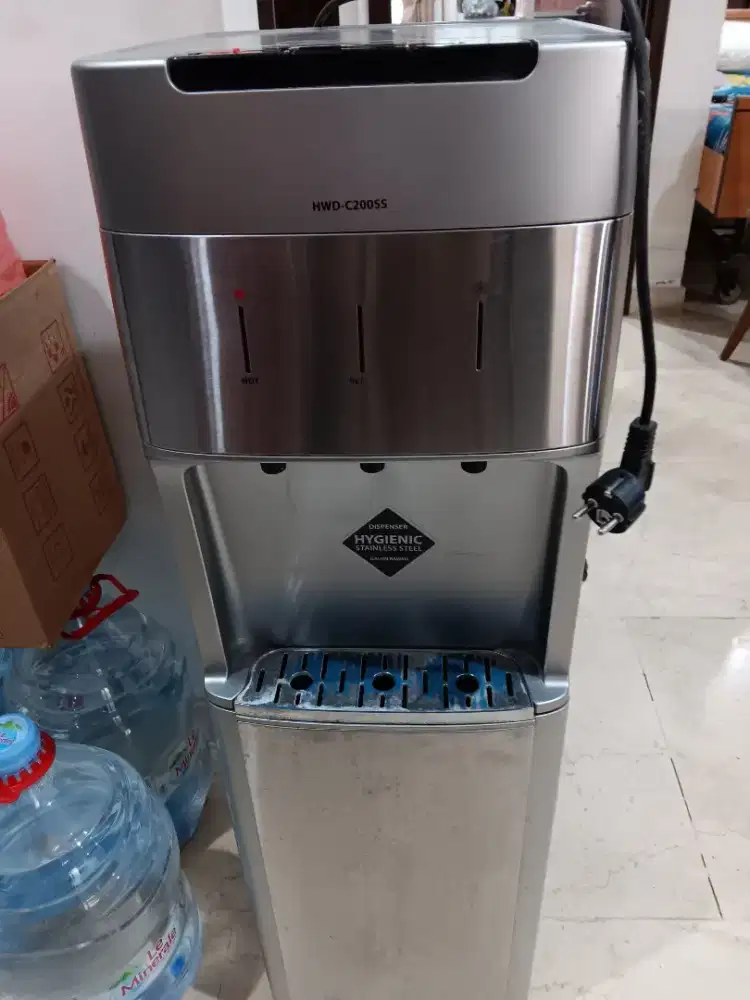 DISPENSER SANKEN GALON BAWAH HWD-C200SS KONDISI SEKEN BEKAS DIPAKAI