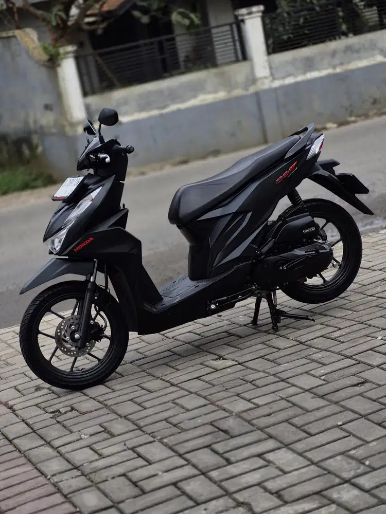 HONDA NEW BEAT DELUXE 2024 KM 20RB ASLI