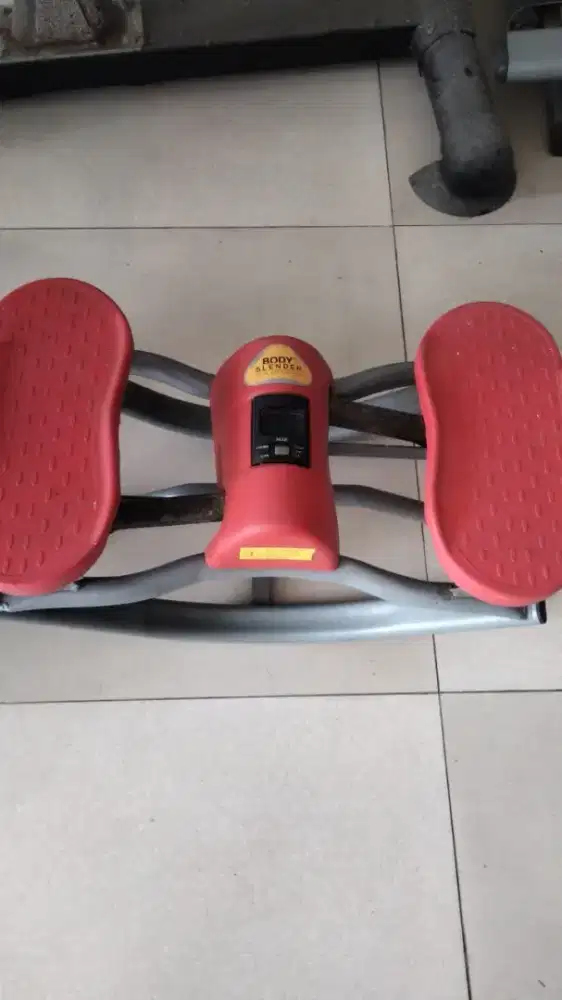 ALAT PELANGSING TUBUH BODY SLENDER RED COLOUR