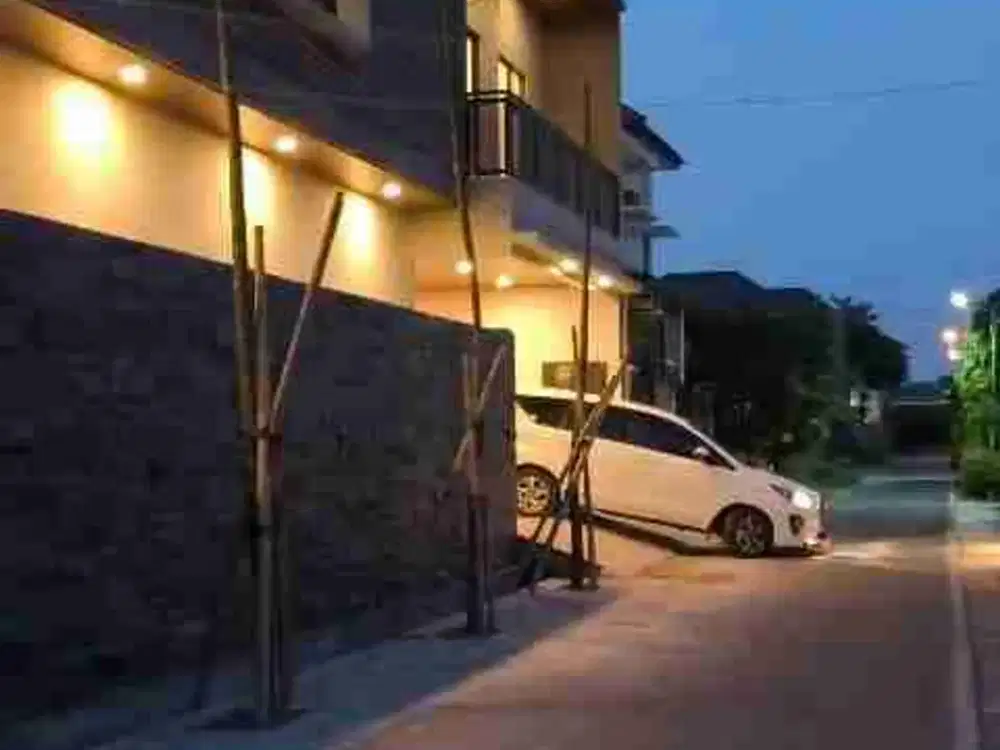 Rumah Mewah Modern 2 Lantai Ada Kolam Renang di Sumber Banjarsari Solo – Siap Huni, SHM, Lokasi Strategis