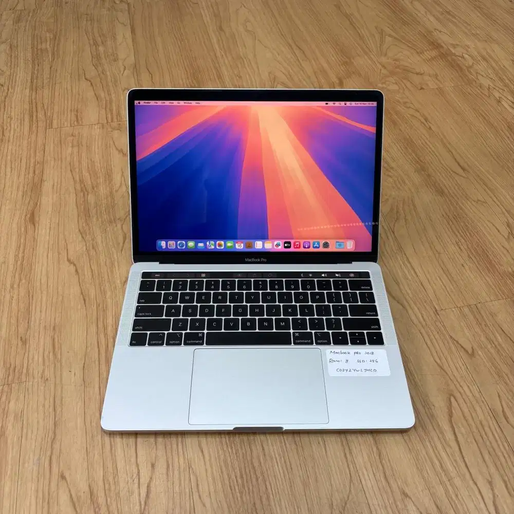 MacBook Pro Touchbar 13 2018 i5 8/256GB